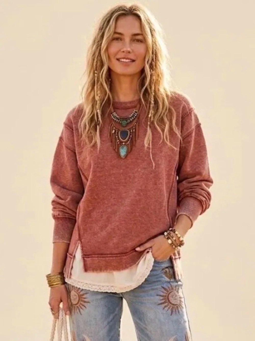 New zenana rust mineral wash sweatshirt small and medium
Left